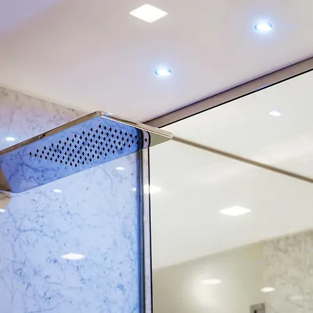 Luxury Lungo Lario By Quokka 360 - Between And Downtown Lägenhet Como