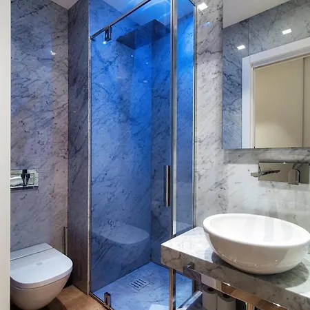 Luxury Lungo Lario By Quokka 360 - Between And Downtown